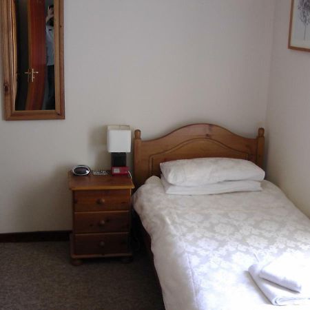 Beeches Guest House Dyce Bagian luar foto