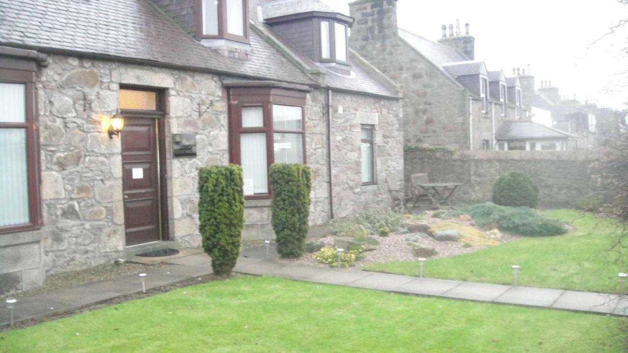 Beeches Guest House Dyce Bagian luar foto