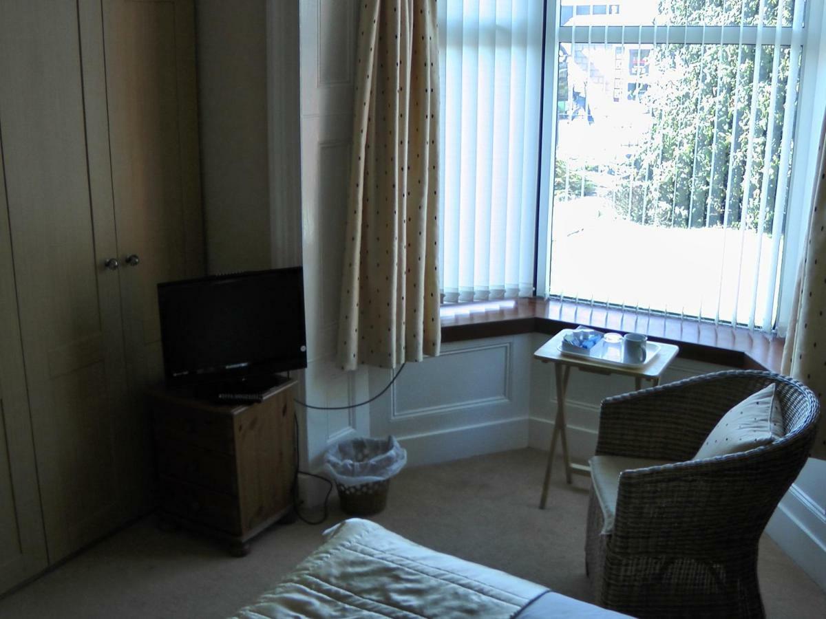 Beeches Guest House Dyce Bagian luar foto
