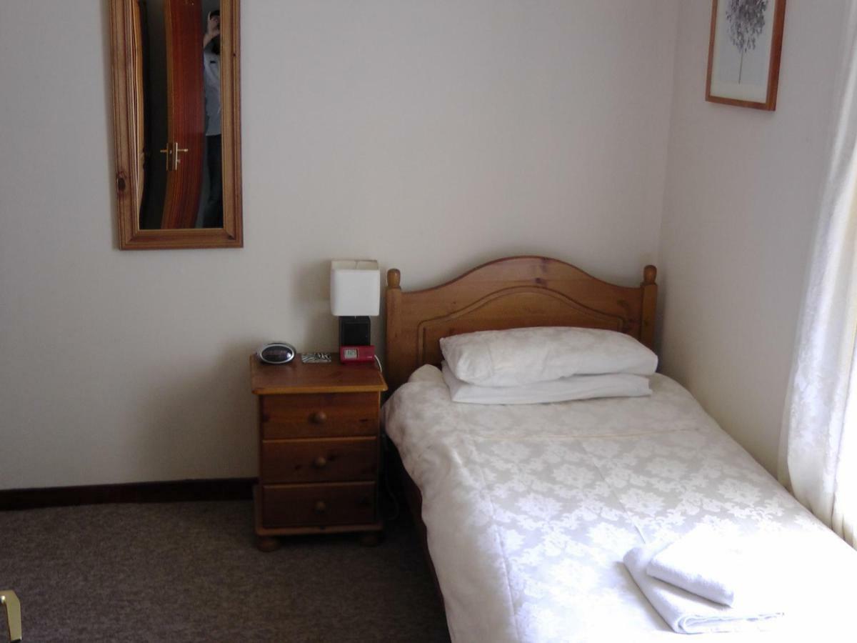Beeches Guest House Dyce Bagian luar foto