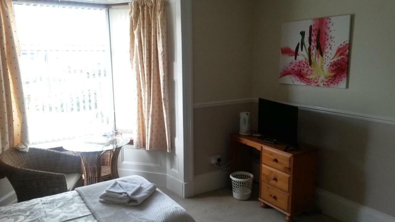 Beeches Guest House Dyce Bagian luar foto