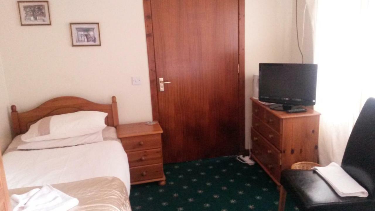 Beeches Guest House Dyce Bagian luar foto