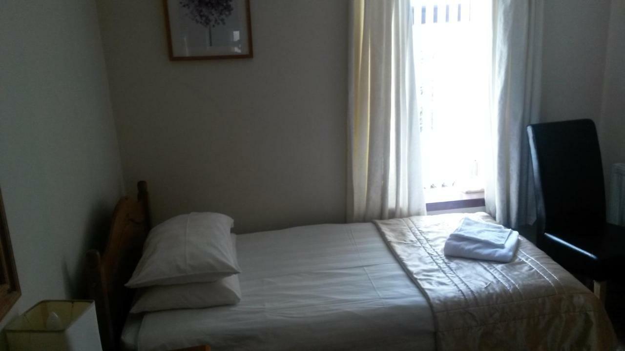 Beeches Guest House Dyce Bagian luar foto